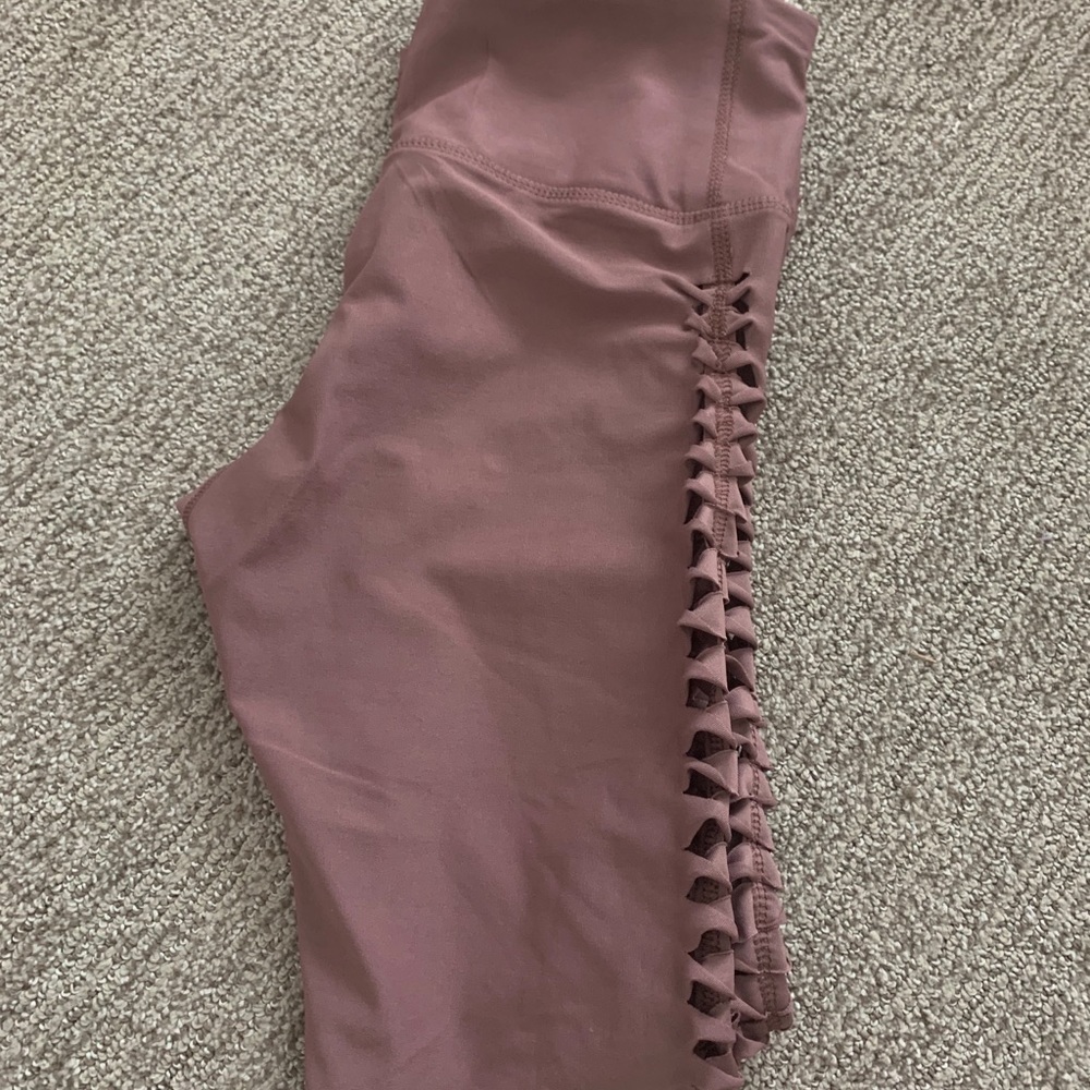 forever 21 mauv ruched cut out leggings